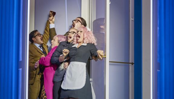 L’occasione fa il ladro - Alberto Robert (Conte Alberto), Petra Radulovic (Ernestina), Roberto Lorenzi (Don Parmenione), Ilyà Dovnar (Don Eusebio), Inna Demenkova (Berenice)